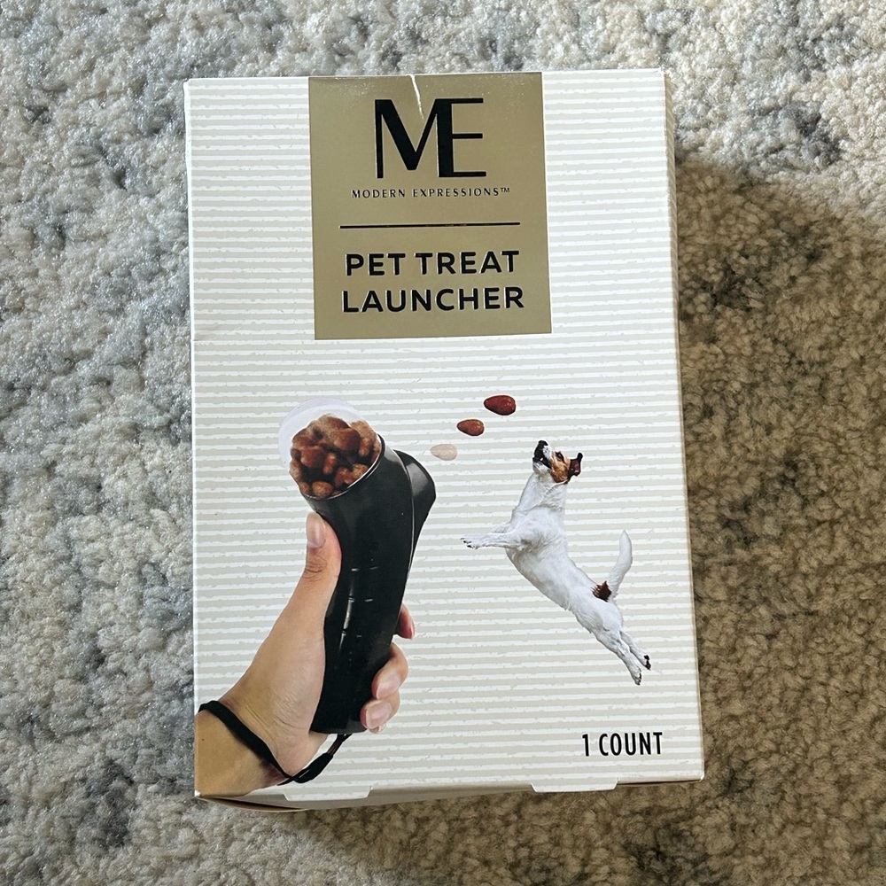 Modern Expressions Black Pet Treat Launcher